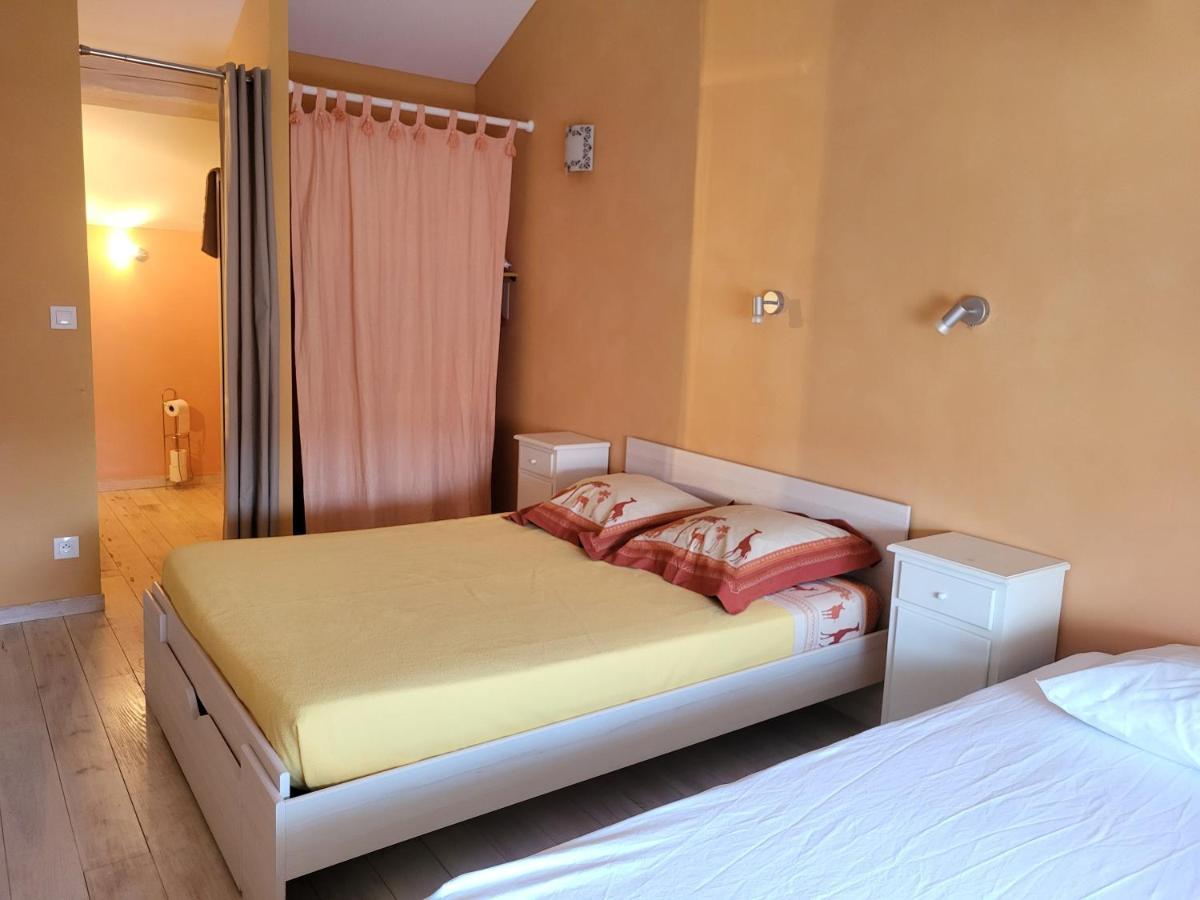 Le Clos Des Figuiers - 3 Gites De Caractere Duravel Exterior foto